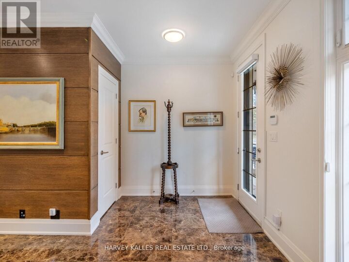 Property Photo:  2460A Bayview Avenue  ON M2L 0A3 