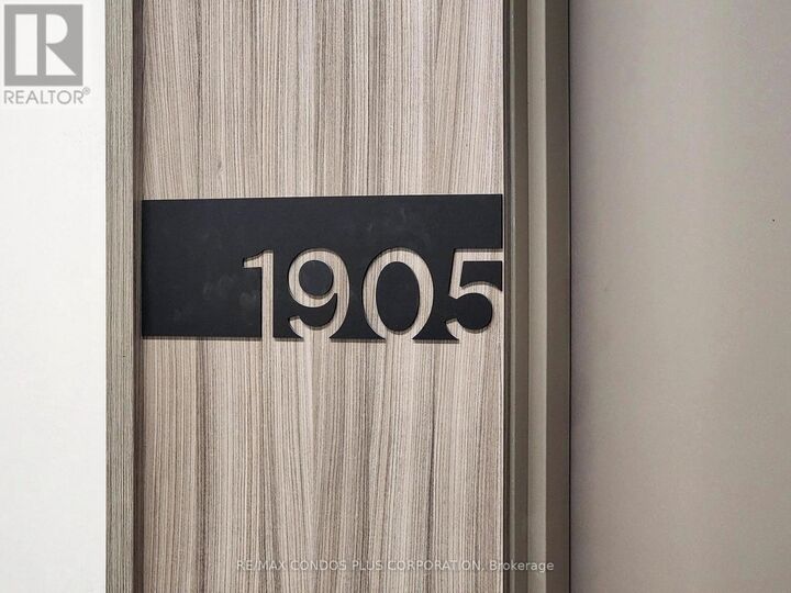 Property Photo: 47 Mutual Street 1905 ON M5B 0C6