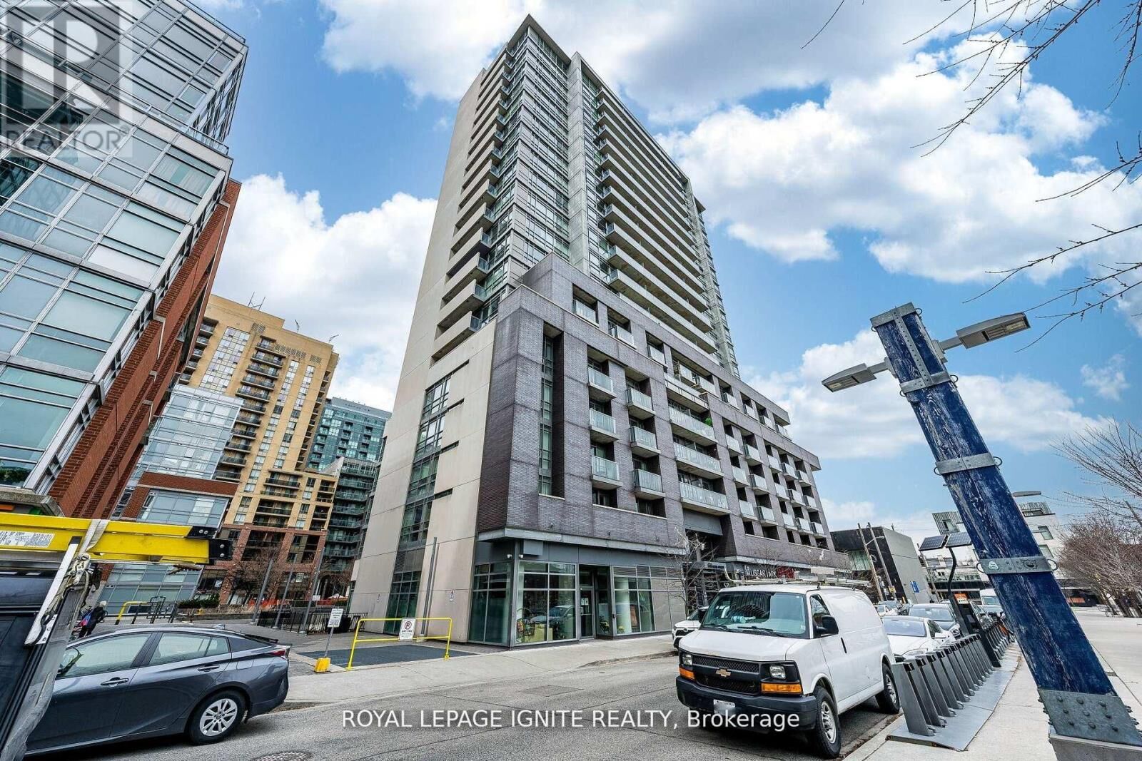 Property Photo: 68 Abell Street 635 ON M6J 0B1