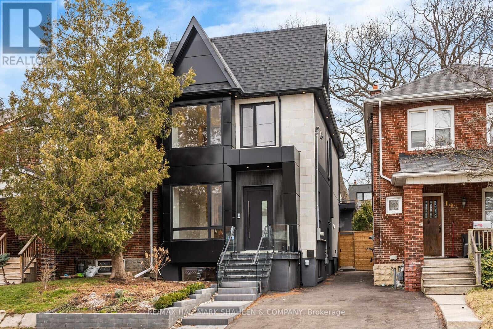 Property Photo:  199 Arlington Avenue  ON M6C 2Z4 