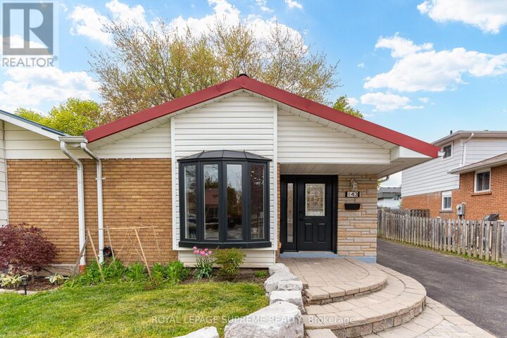 Property Photo:  143 Voltarie Crescent  ON L5A 2A5 