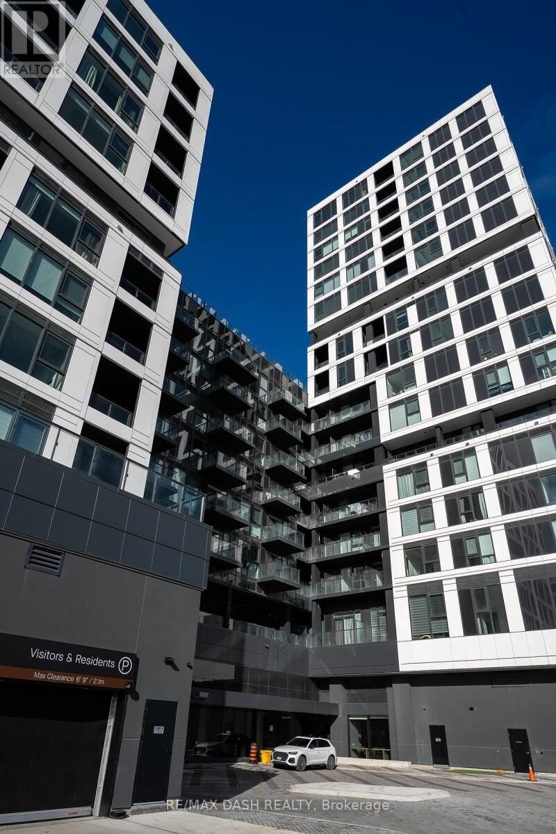 Property Photo: 1007 The Queensway Avenue 604 ON M8Z 0H4