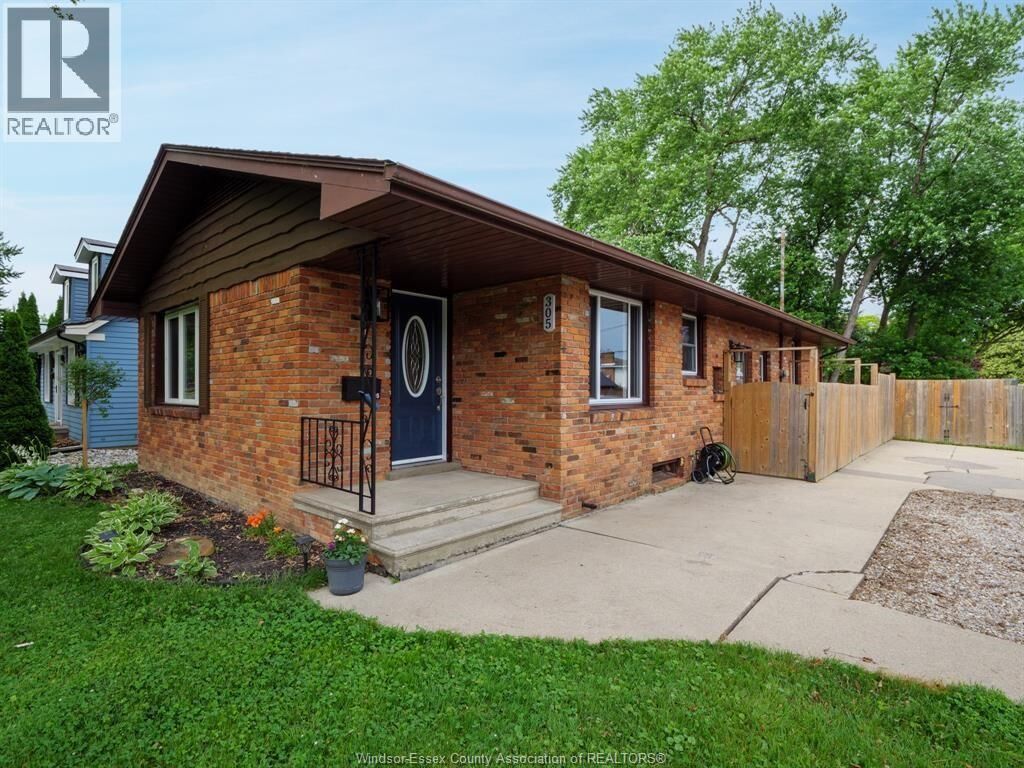 Property Photo:  305 Edgewater Boulevard  ON N8N 2G9 