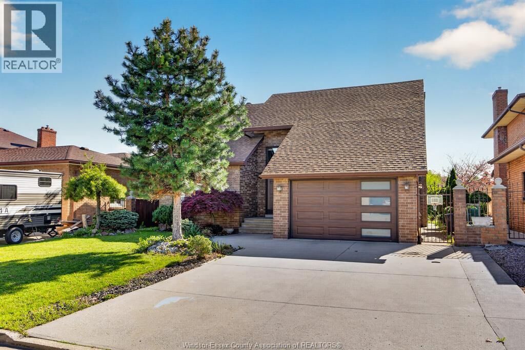 Property Photo:  2821 Lionel  ON  