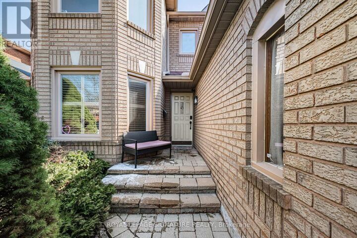 Property Photo:  59 Edenbridge Drive  ON L4J 7V3 