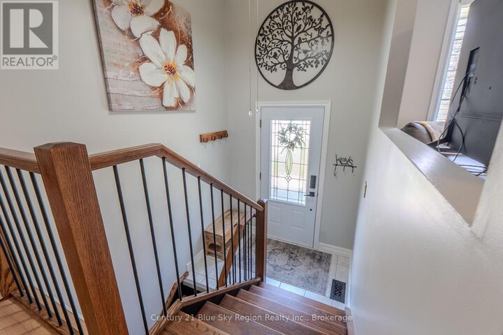 Property Photo:  203 Rancier Street  ON P1B 8M3 