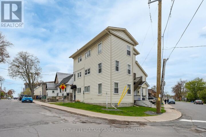 Property Photo: 432 Barrie Street ON K7K 3T9