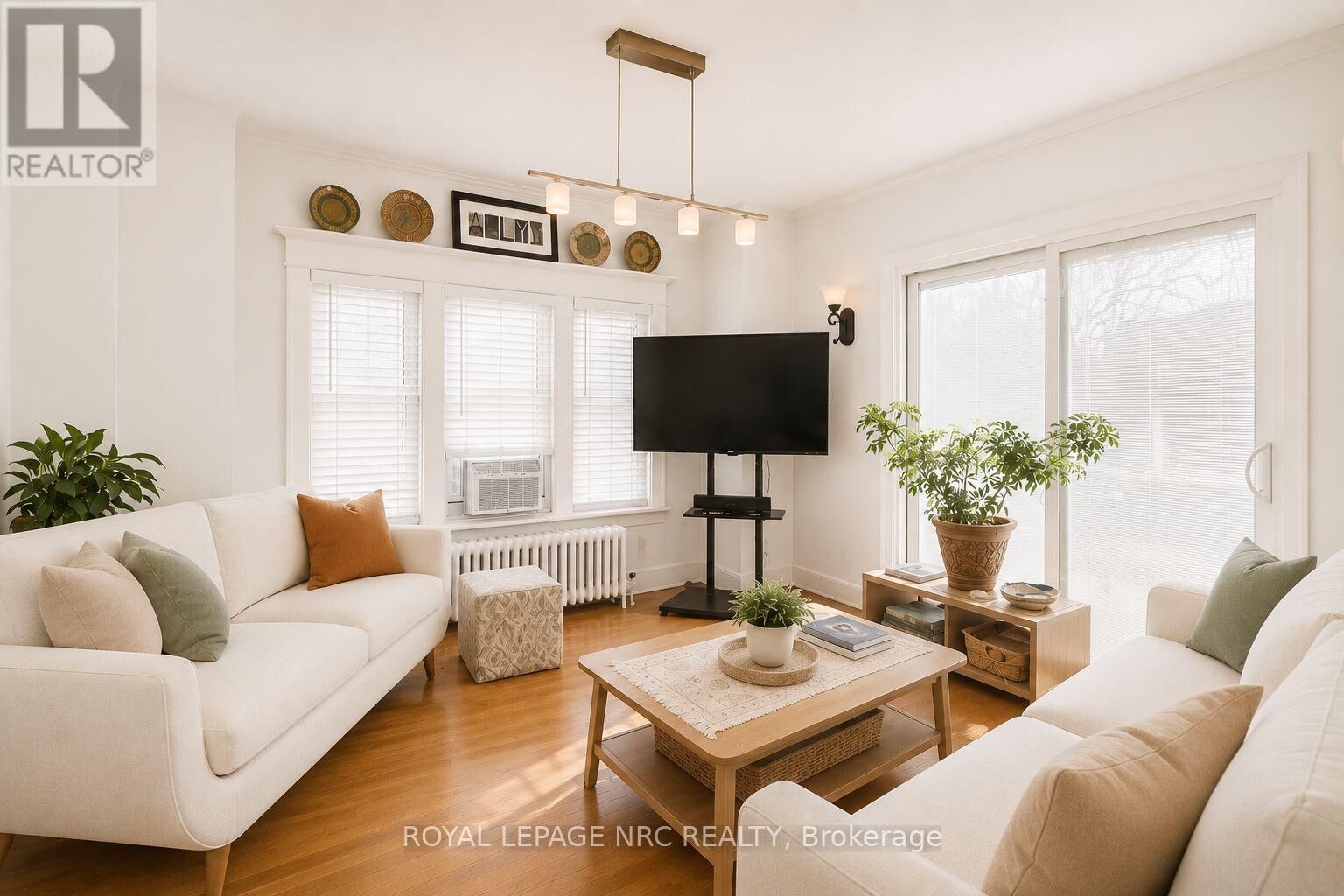 Property Photo: 92 Dufferin Street ON L2R 1Z8