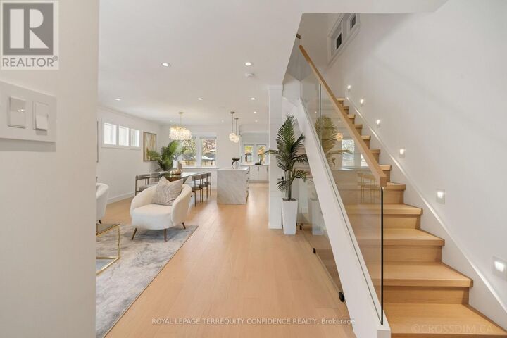 Property Photo:  68 Cranbrooke Avenue  ON M5M 1M4 