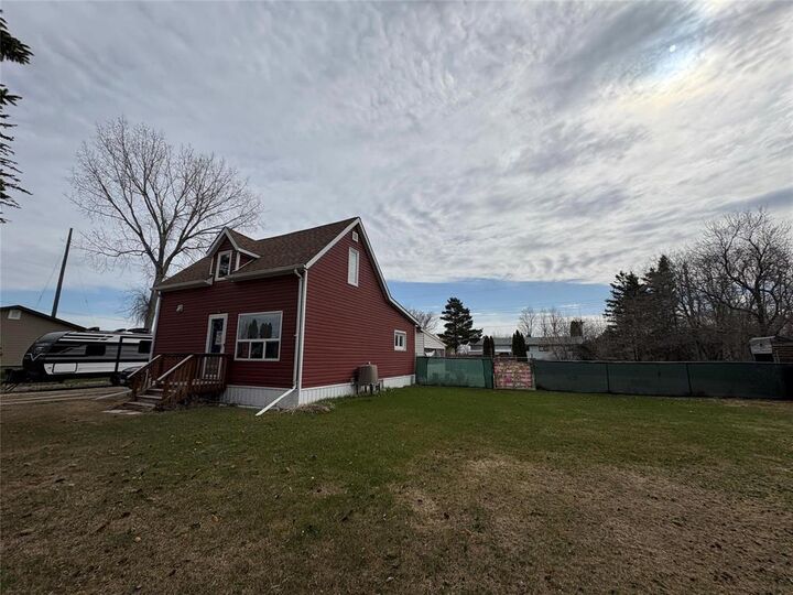 Property Photo: 722 Second Avenue East MB R0L 1S0