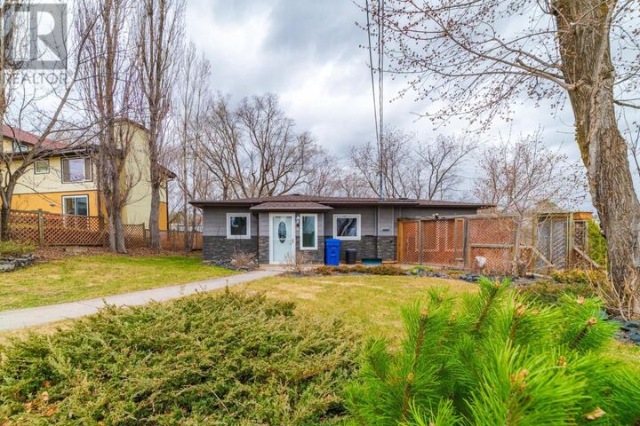 Property Photo: 8 Minnesota Street ON P9N 3P2