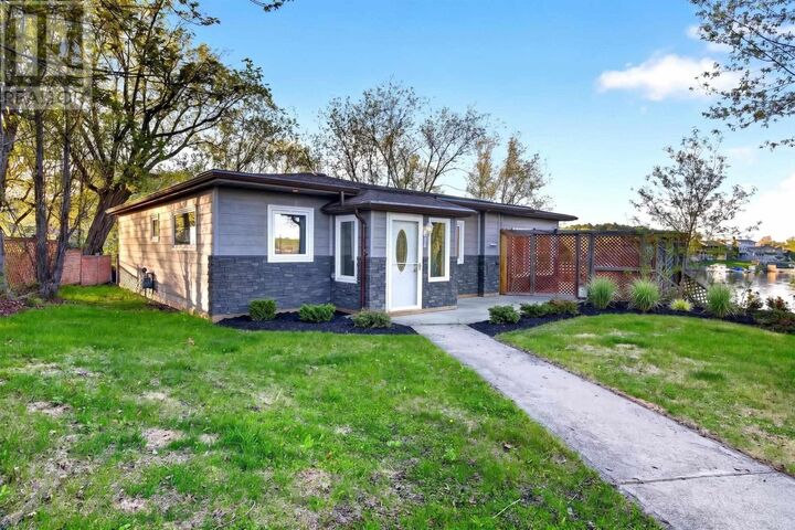 Property Photo:  8 Minnesota Street  ON P9N 3P2 