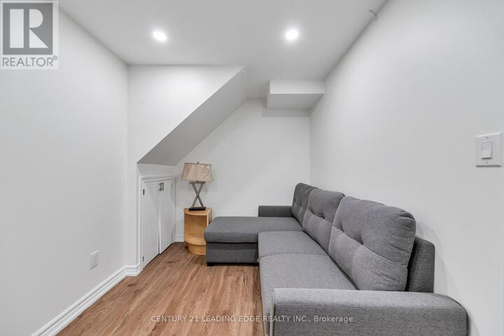 Property Photo: 62 Creekland Avenue ON L4A 1X4