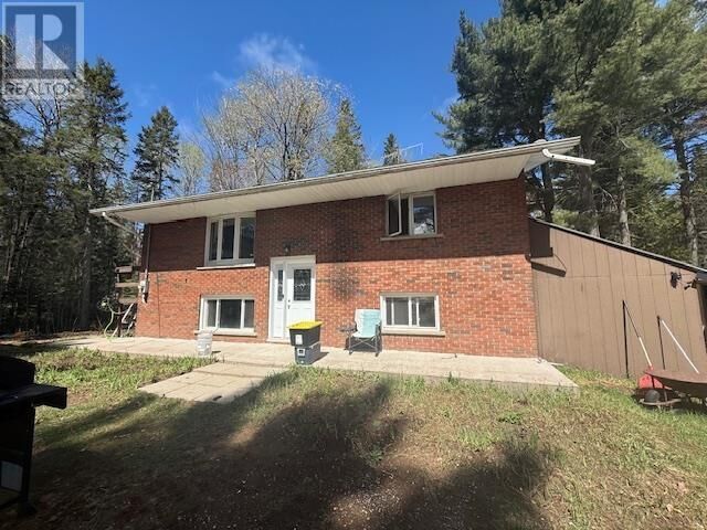 372 Highway 552 W — photo 1