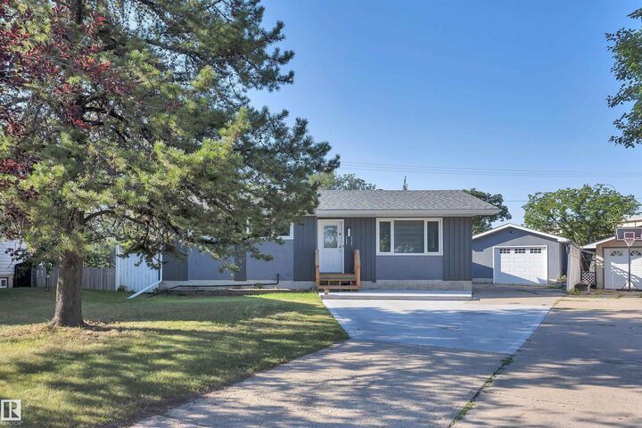 Property Photo:  5223 43 Avenue  AB T9E 5A9 