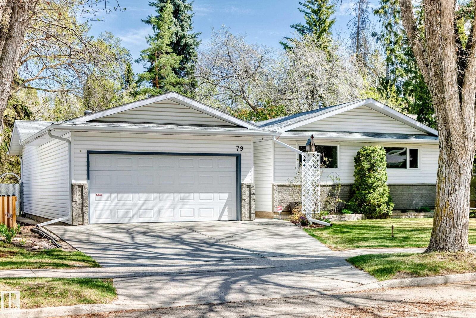 Property Photo:  79 Broadview Crescent  AB T8N 0B1 