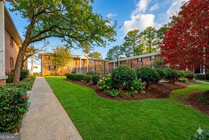 Property Photo:  315 Hilderbrand Drive B4  GA 30328 