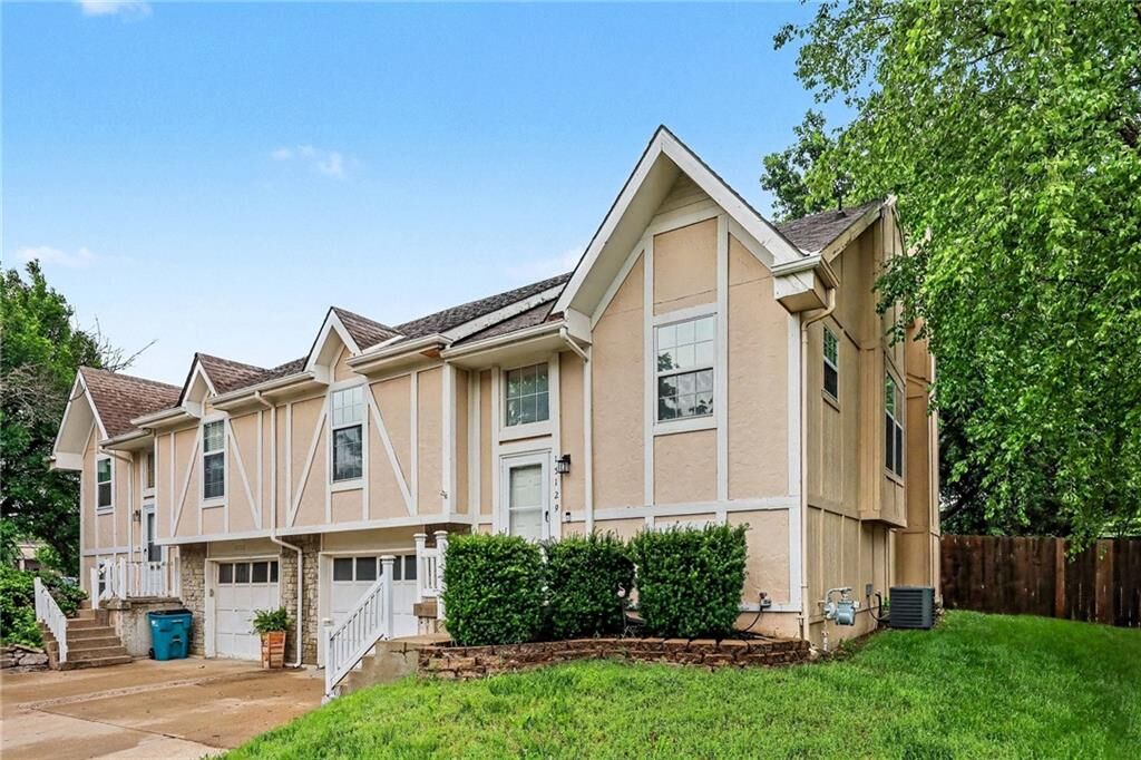 Property Photo:  15129 Glenwood Avenue  KS 66223 