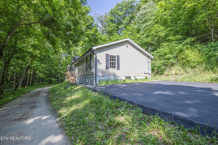 Property Photo: 545 E Brushy Valley Drive TN 37849