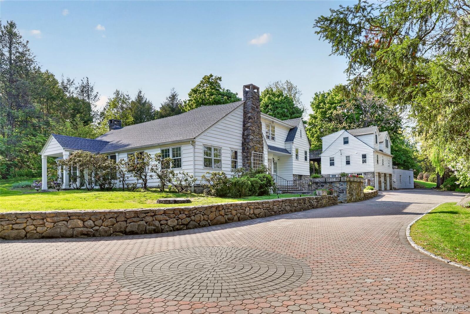 Property Photo:  6 Raven Way  NY 10570 