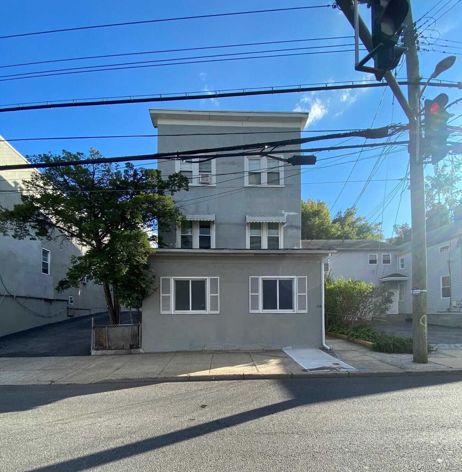 Property Photo:  208 Ashford Avenue  NY 10522 