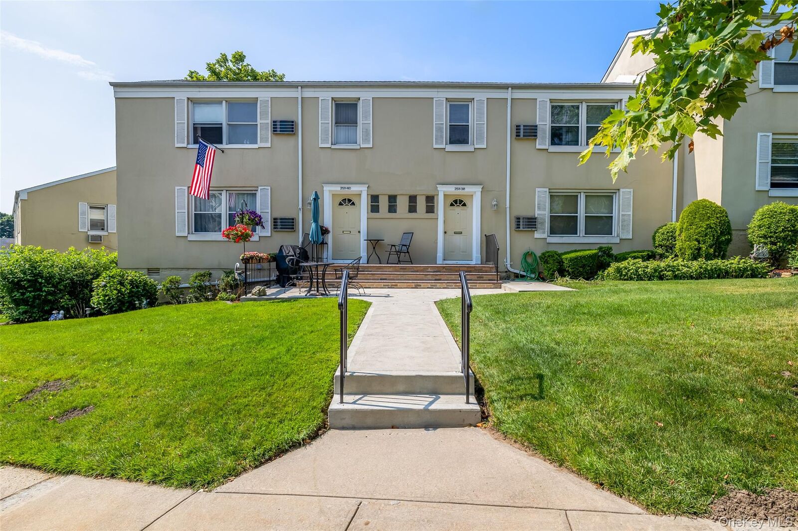 Property Photo:  251-38 71st Avenue 80B  NY 11426 