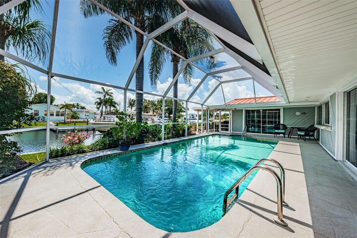 Property Photo: 1496 49th Avenue NE FL 33703