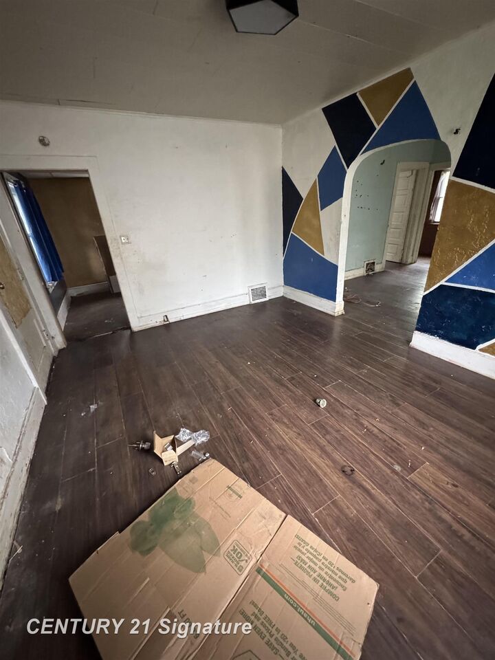 Property Photo:  1904 W Michigan Avenue  MI 48602 