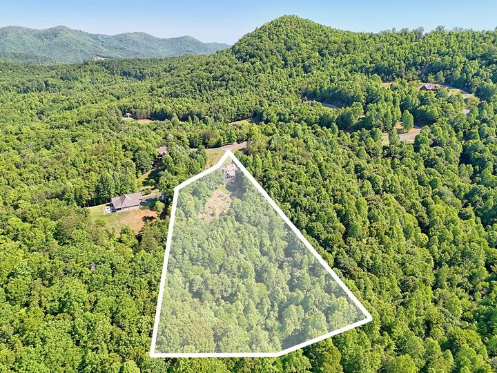 Property Photo:  41 Elm Court  NC 28906 