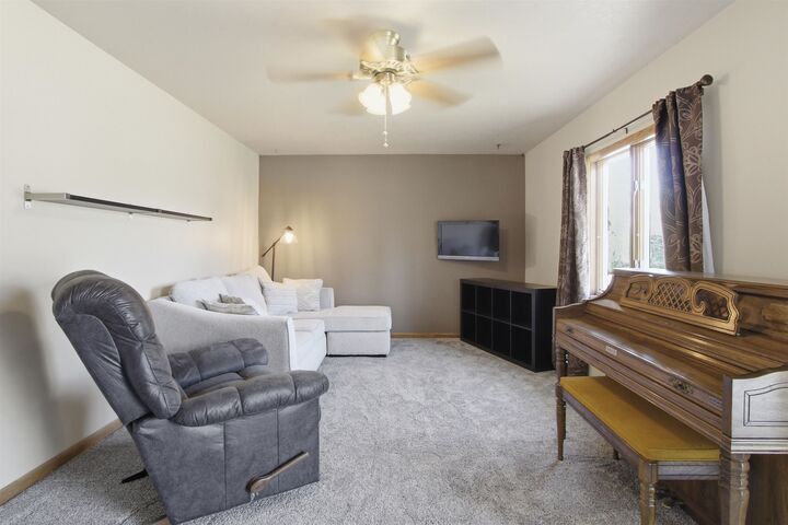 Property Photo: 620 13th St NE ND 58703