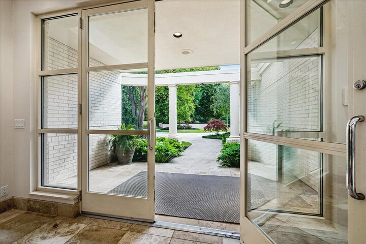 Property Photo:  333 Winter Oak Ln  TN 38120 