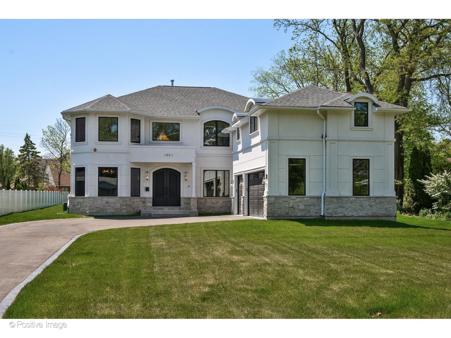 Property Photo:  1851 Oakwood Road  IL 60062 