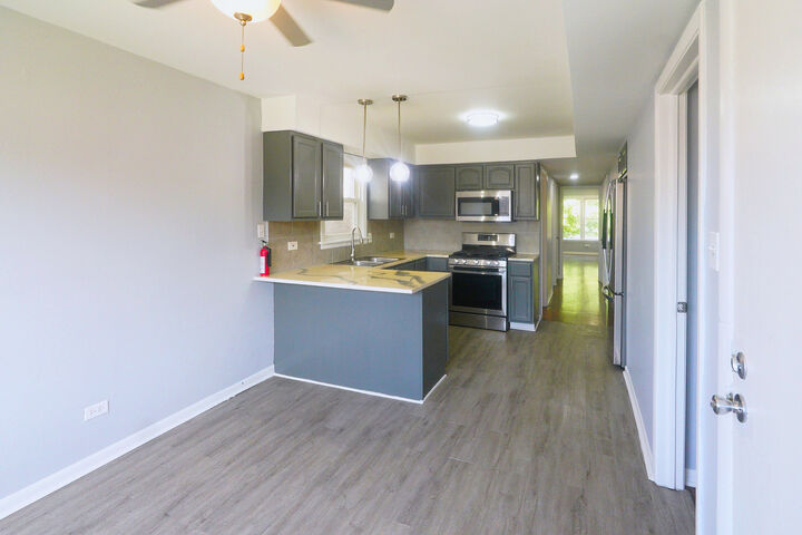 Property Photo:  7950 S Lafayette Avenue  IL 60620 