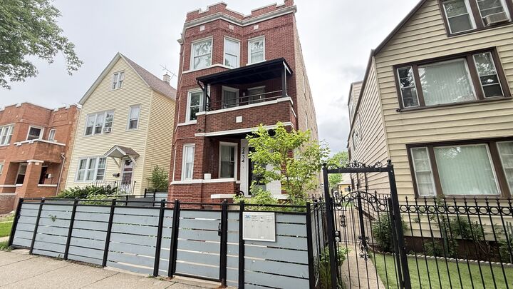 Property Photo:  2434 N Lorel Avenue  IL 60639 
