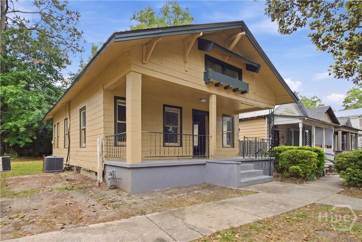 Property Photo: 643 W 41st Street GA 31401