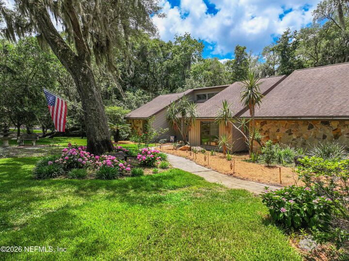 Property Photo: 4276 Stratford Way FL 32225
