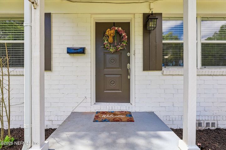 Property Photo: 3024 Yanlee Lane FL 32223