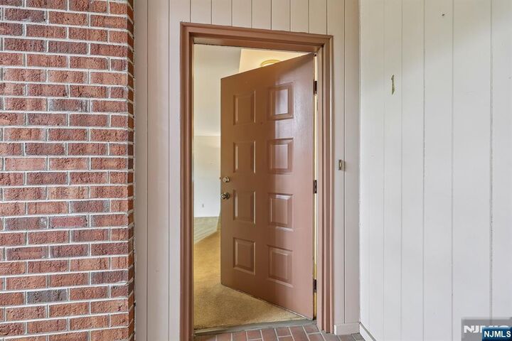 Property Photo:  1 Peabody Court 1001  NJ 07666 