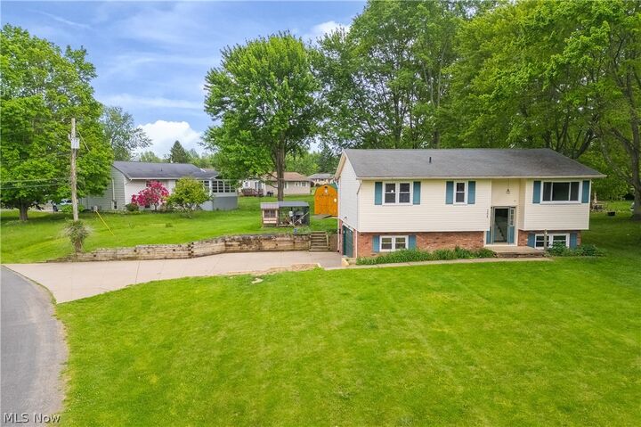 Property Photo:  1425 Galaxy Drive  OH 44260 