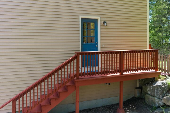 Property Photo: 80 Woodlands Drive NH 03042