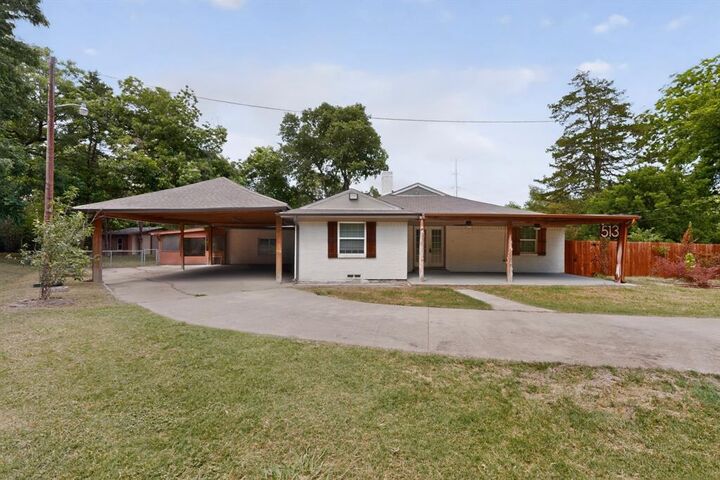 Property Photo: 513 Ten Mile Drive TX 75115
