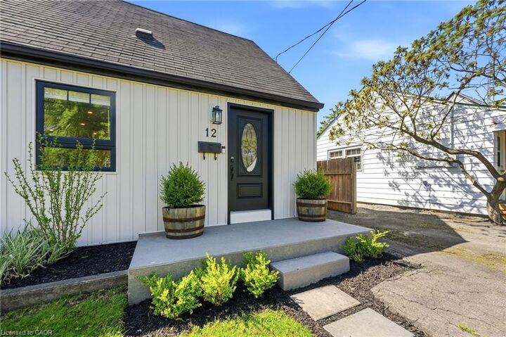 Property Photo:  12 Beverly Street  ON L2P 2K1 