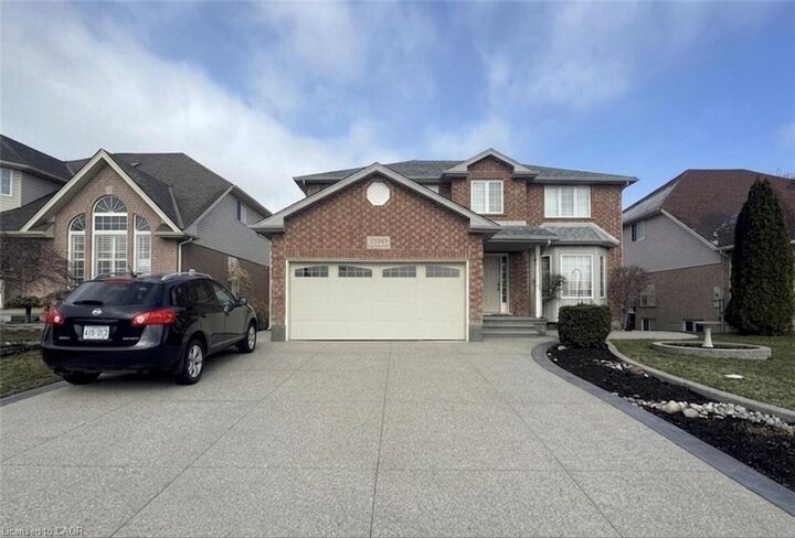 Property Photo:  202 Essex Point Drive Lower  ON N1T 1Z1 
