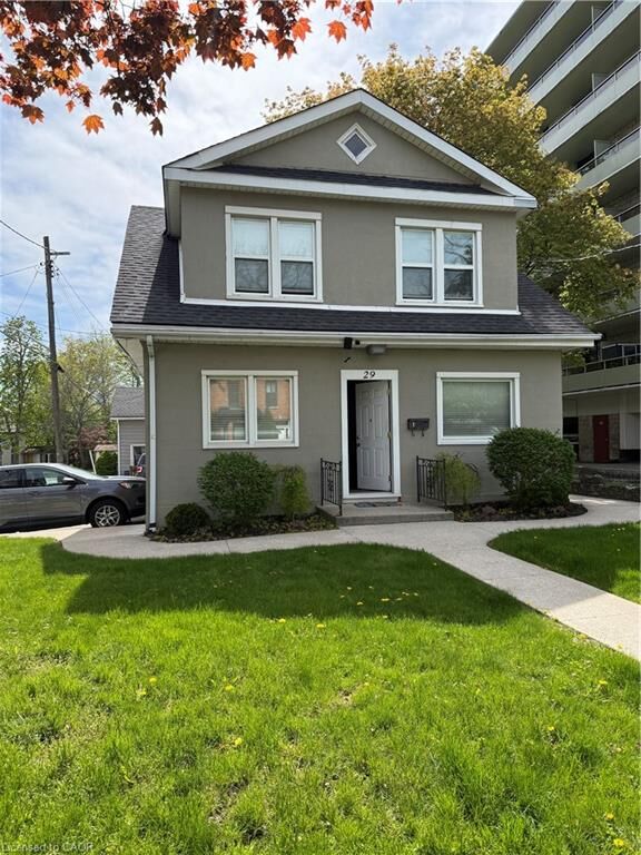 Property Photo:  29 Mountain Avenue S 2  ON L8G 2V7 