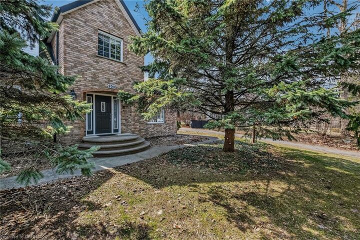 Property Photo: 208 Victoria Street ON N3Y 4K2
