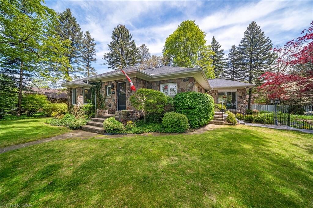 Property Photo: 133 McCall Crescent ON N3Y 2E2