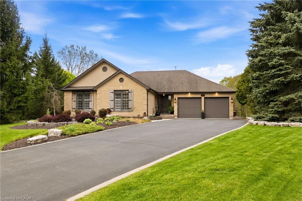 Property Photo:  1 McDonald Place  ON N0B 1W0 