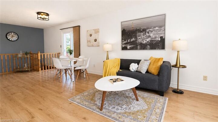 Property Photo:  31 Kinross Street 1  ON N3W 1J7 