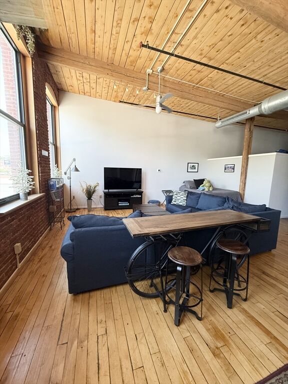 Property Photo: 1 Envelope Ter 309 MA 01604