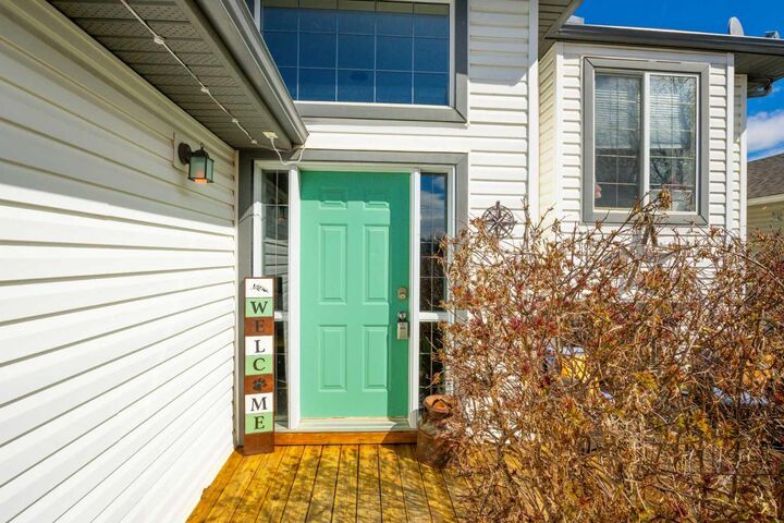 Property Photo:  308 Carriage Lane Drive  AB T0M 0N0 